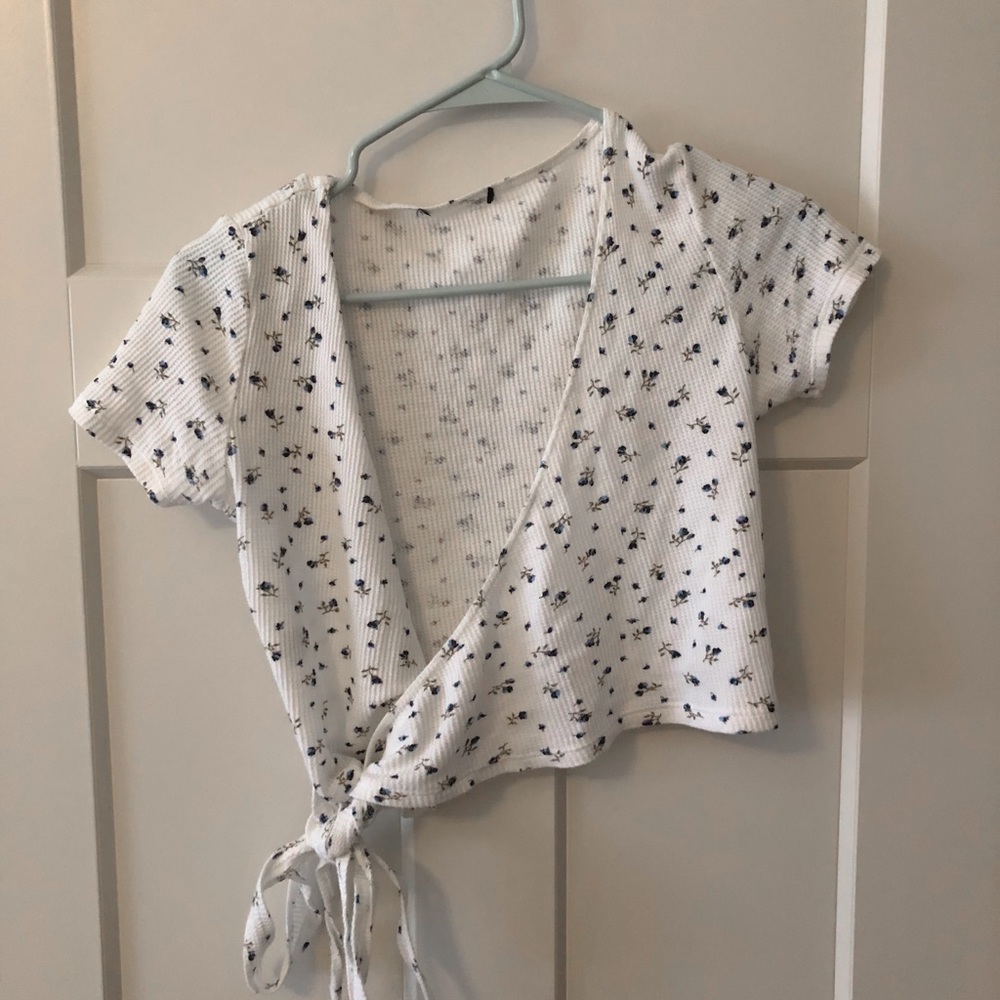 Brandy melville wrap top